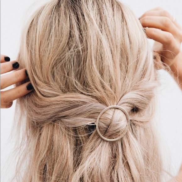 Silver Round Hair Clip - Picture 2 of 4